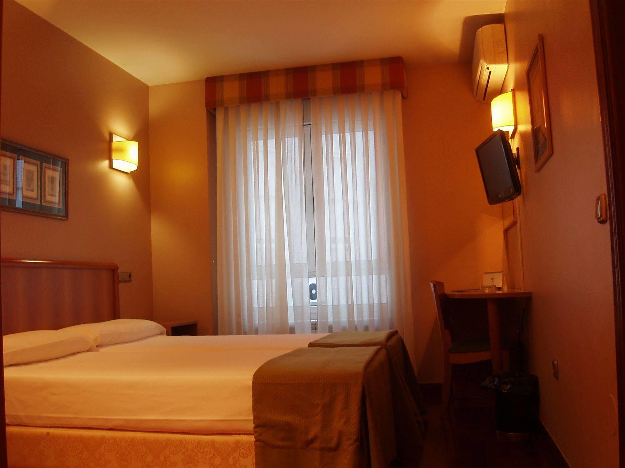 Hotel Carreno Овиедо Екстериор снимка